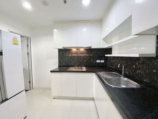 For sale 3 bedrooms condo in Huai Khwang, Bangkok