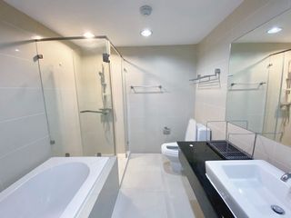 For sale 3 bedrooms condo in Huai Khwang, Bangkok