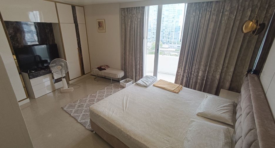 For sale 3 bedrooms condo in Sathon, Bangkok