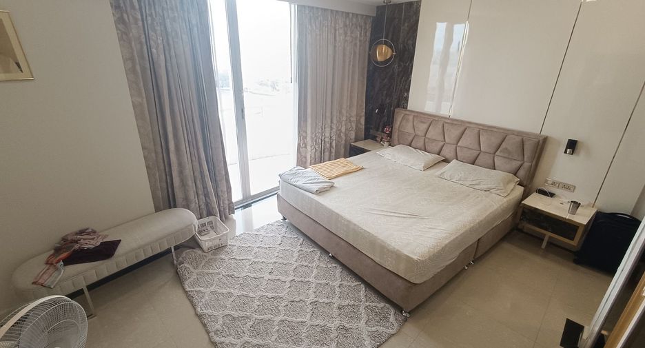 For sale 3 bedrooms condo in Sathon, Bangkok