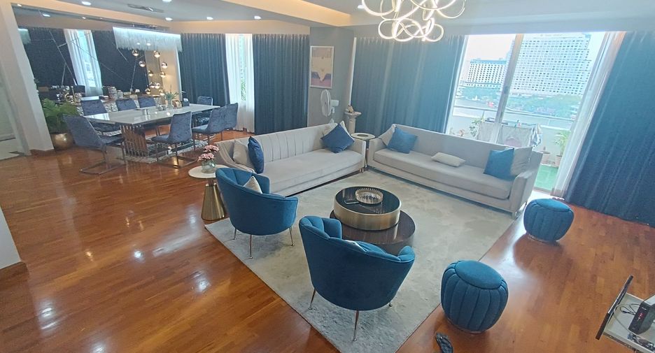 For sale 3 bedrooms condo in Sathon, Bangkok