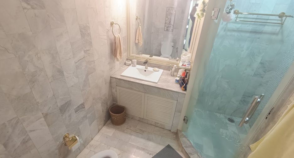 For sale 3 bedrooms condo in Sathon, Bangkok