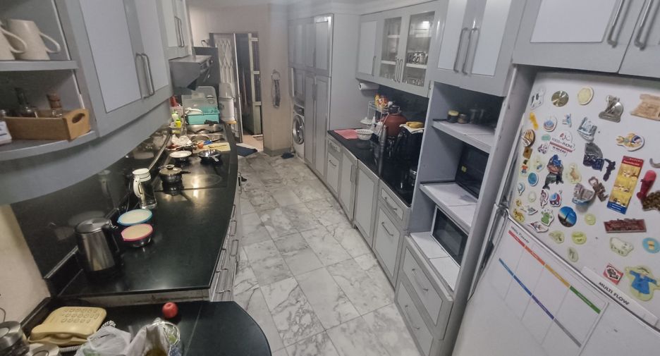 For sale 3 bedrooms condo in Sathon, Bangkok