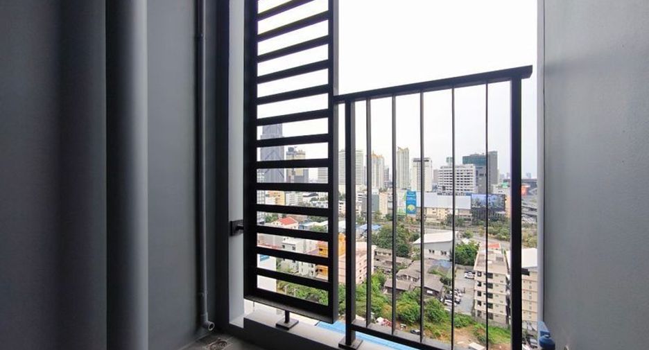 For rent studio condo in Huai Khwang, Bangkok