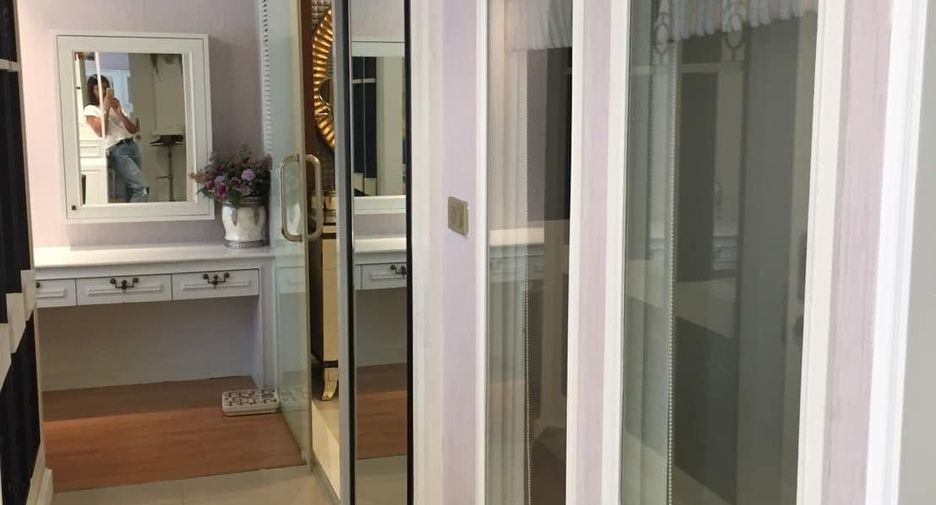 For sale and for rent 3 bedrooms condo in Phra Khanong, Bangkok