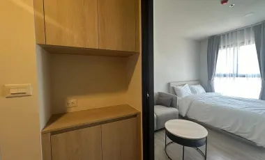 Wohnung zur Miete mit Studio in Watthana, Bangkok