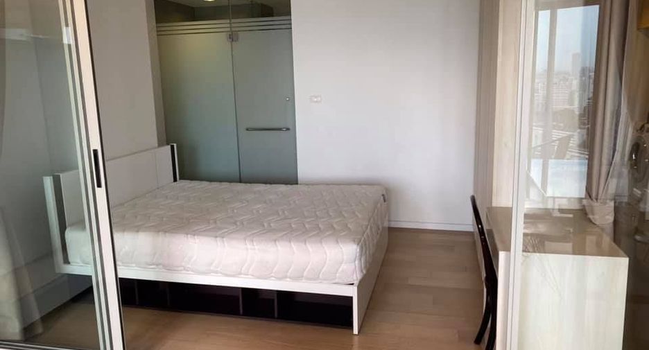 For rent 2 bedrooms condo in Phaya Thai, Bangkok