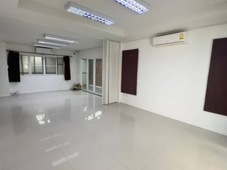 For sale 3 bedrooms house in Si Racha, Chonburi