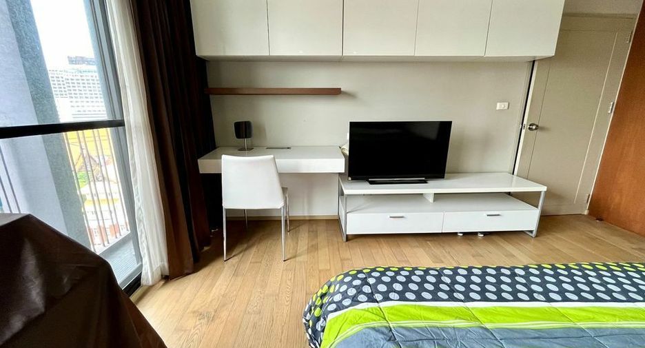 For rent 1 bed condo in Khlong Toei, Bangkok