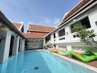 ให้เช่า 3 ห้องนอน บ้านเดี่ยว ใน วัฒนา, กรุงเทพฯ