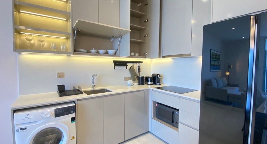 Condo en alquiler de 3 habitaciones en Sathon, Bangkok
