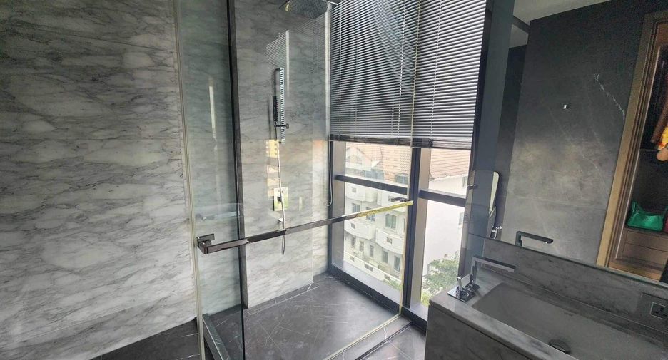 À vendre et à louer 2 chambres condo à Watthana, Bangkok