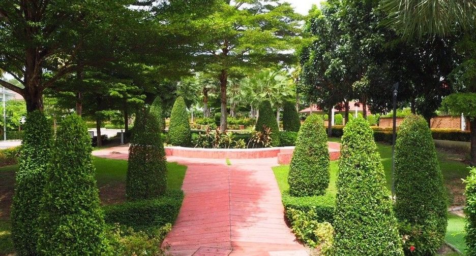 For sale and for rent 4 bedrooms house in Si Racha, Chonburi