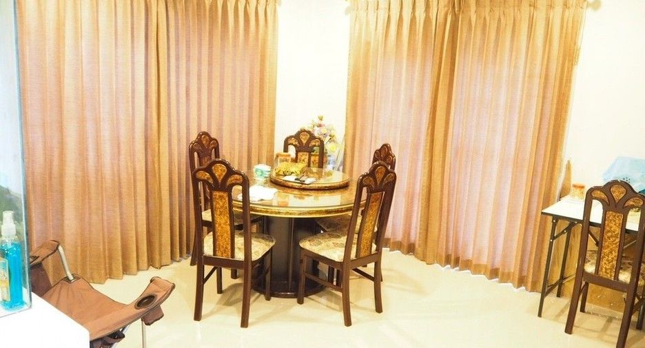 For sale and for rent 4 bedrooms house in Si Racha, Chonburi