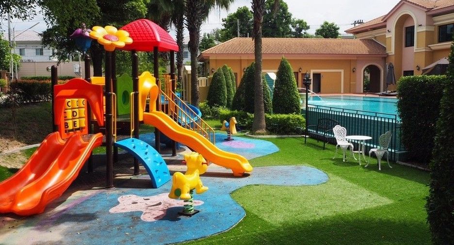 For sale and for rent 4 bedrooms house in Si Racha, Chonburi