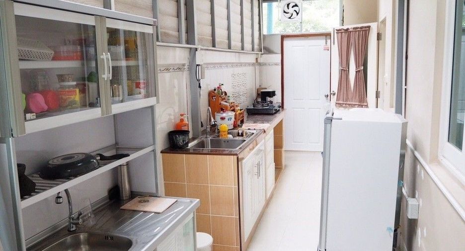 For sale and for rent 4 bedrooms house in Si Racha, Chonburi