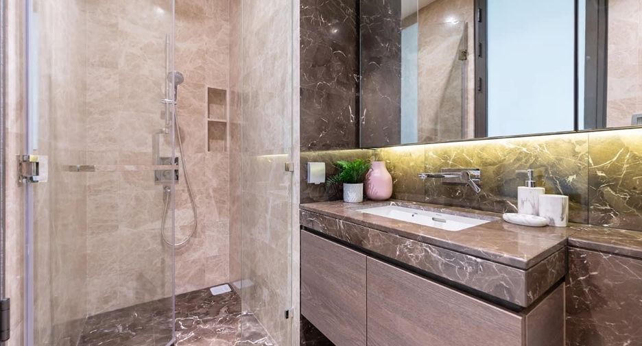 For rent 1 bed condo in Pathum Wan, Bangkok