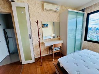 Condo en venta y en alquiler de estudio en Watthana, Bangkok
