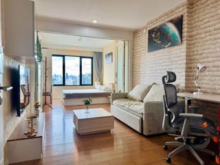 Condo en venta y en alquiler de estudio en Watthana, Bangkok