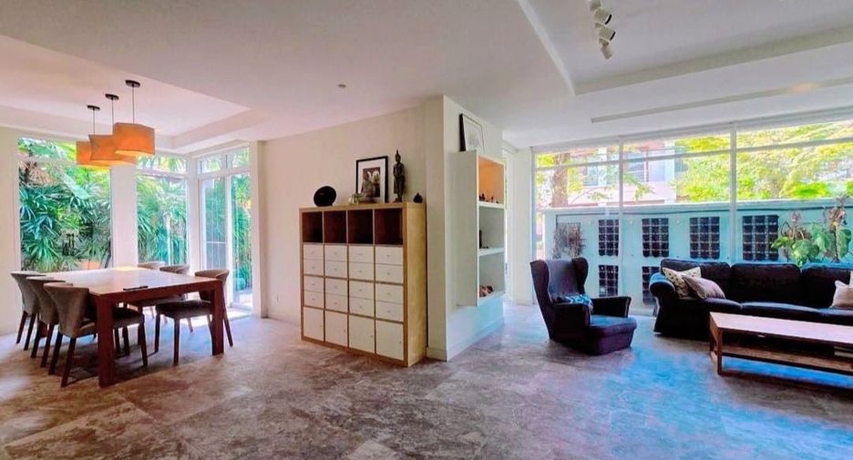 For sale and for rent 3 bedrooms house in Wang Thonglang, Bangkok