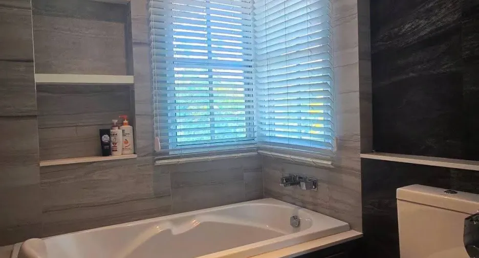 For sale and for rent 3 bedrooms house in Wang Thonglang, Bangkok