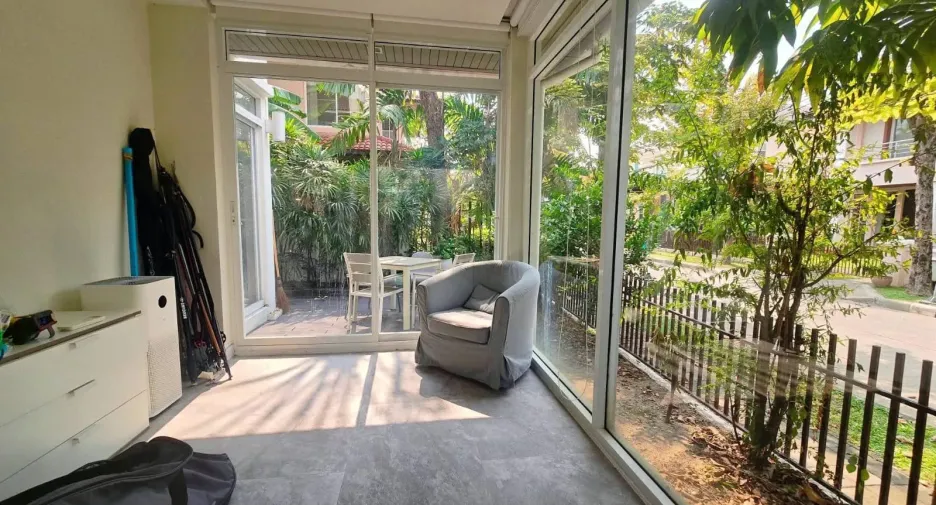 For sale and for rent 3 bedrooms house in Wang Thonglang, Bangkok