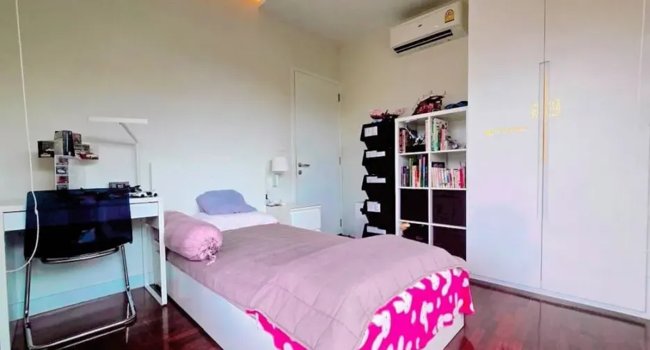 For sale and for rent 3 bedrooms house in Wang Thonglang, Bangkok