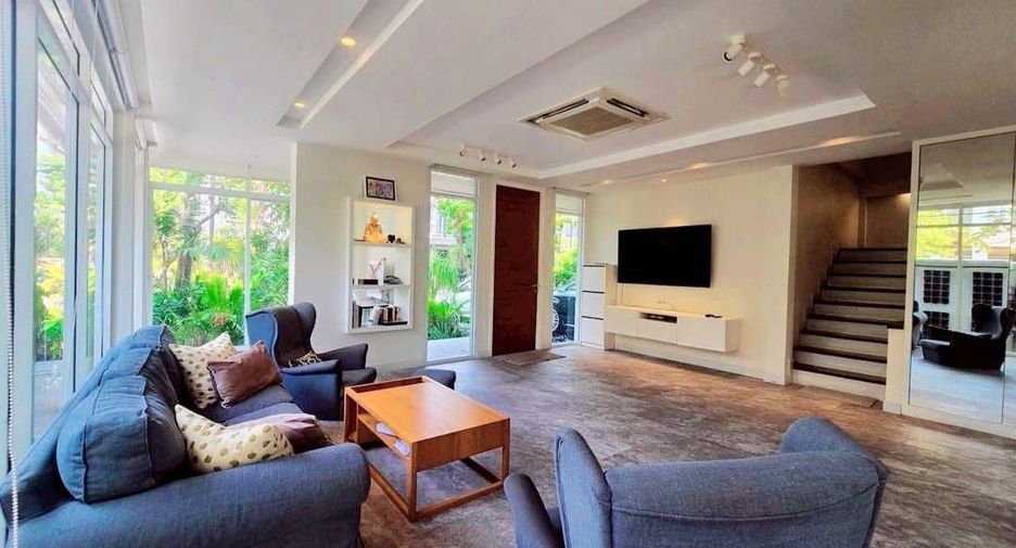 For sale and for rent 3 bedrooms house in Wang Thonglang, Bangkok