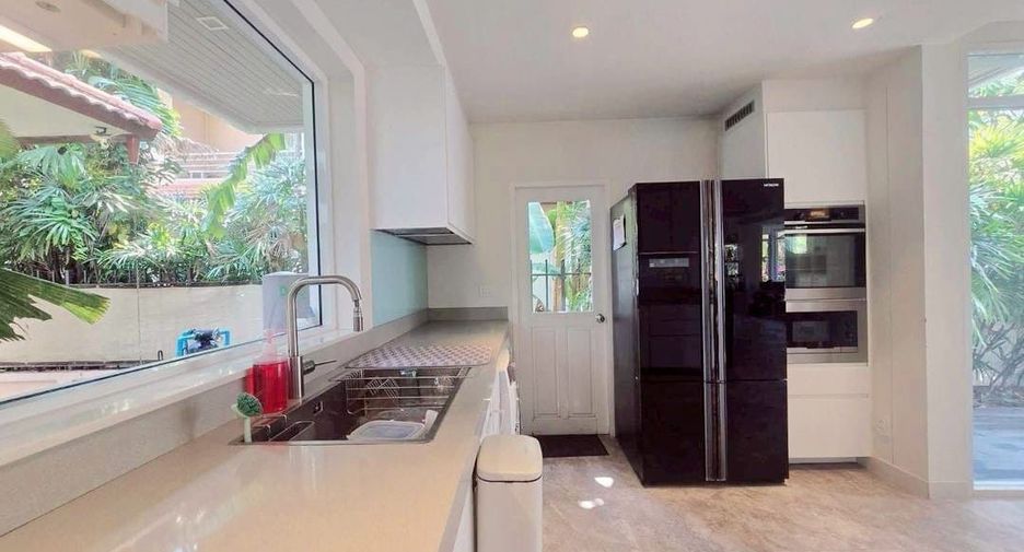 For sale and for rent 3 bedrooms house in Wang Thonglang, Bangkok