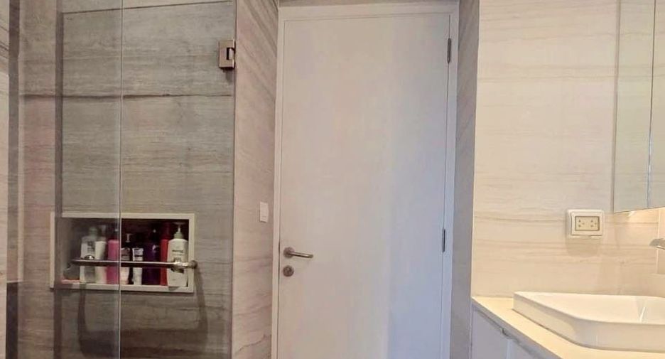 For sale and for rent 3 bedrooms house in Wang Thonglang, Bangkok