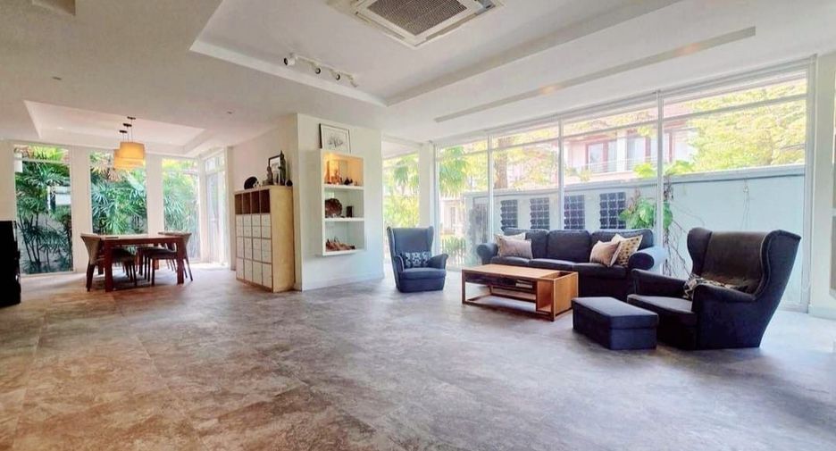For sale and for rent 3 bedrooms house in Wang Thonglang, Bangkok