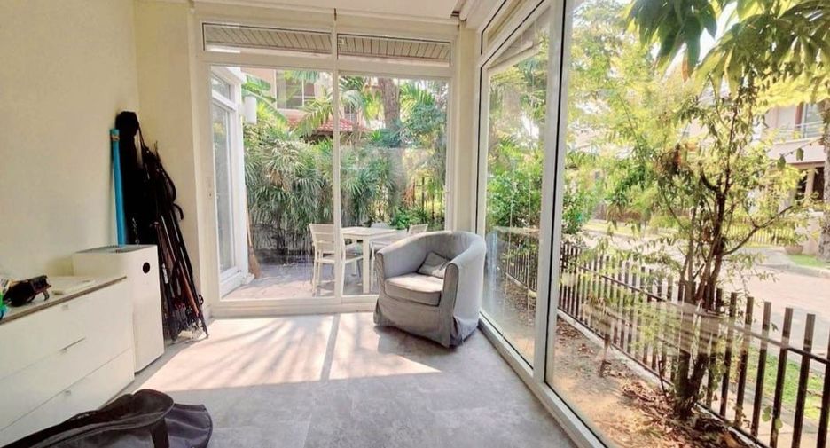 For sale and for rent 3 bedrooms house in Wang Thonglang, Bangkok