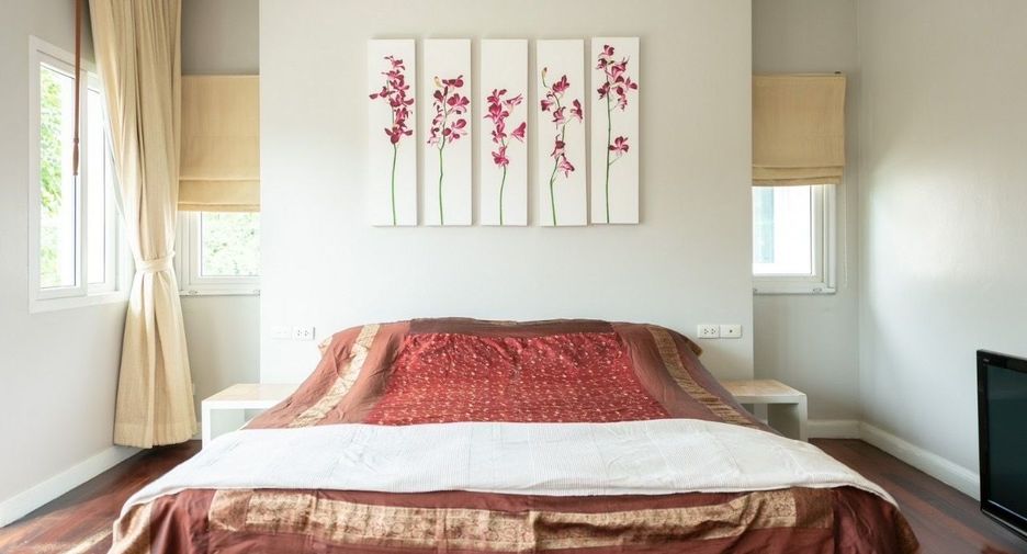 For sale 3 bedrooms house in Khlong Sam Wa, Bangkok