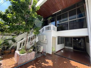 For rent 3 bedrooms retail Space in Watthana, Bangkok