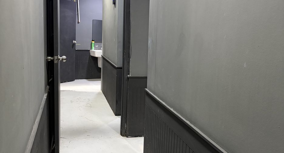 For sale 3 bedrooms retail Space in Phra Nakhon, Bangkok