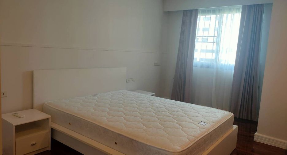 For rent 3 bedrooms apartment in Khlong Toei, Bangkok
