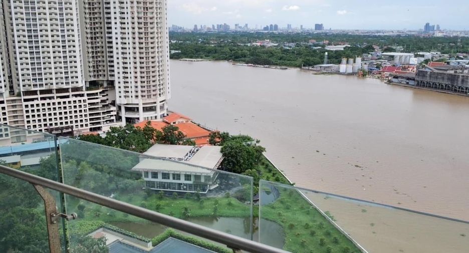 Condo en alquiler de 3 habitaciones en Yan Nawa, Bangkok