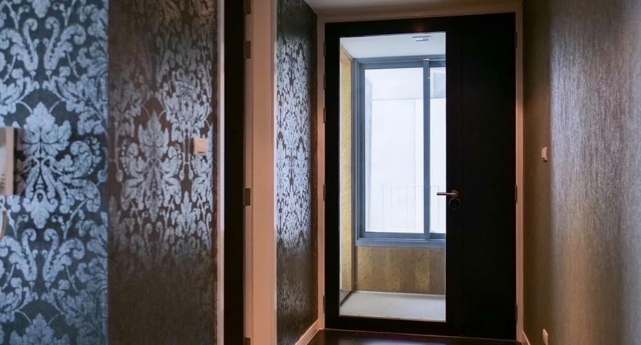 Condo en alquiler de 3 habitaciones en Yan Nawa, Bangkok