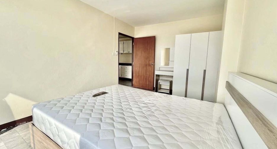 For rent 2 bedrooms condo in Bang Kapi, Bangkok