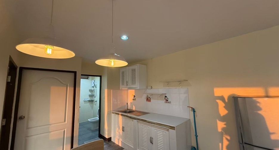 For rent 2 bedrooms condo in Bang Kapi, Bangkok
