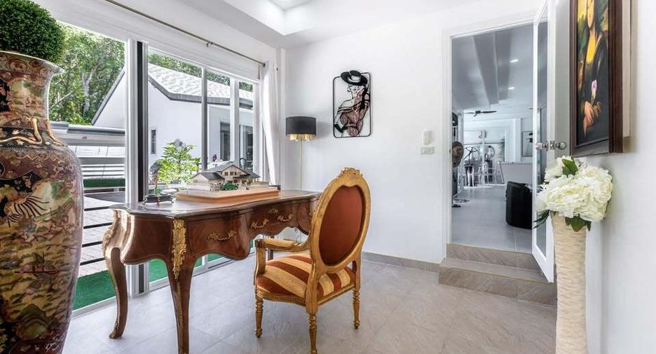 For sale and for rent 5 bedrooms villa in Mueang Phuket, Phuket