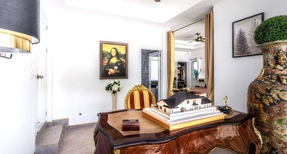 For sale and for rent 5 bedrooms villa in Mueang Phuket, Phuket