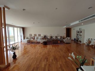For rent 4 bedrooms condo in Khlong Toei, Bangkok
