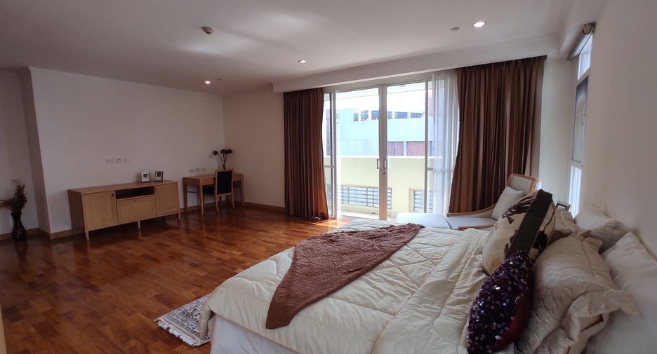 For rent 4 bedrooms condo in Khlong Toei, Bangkok