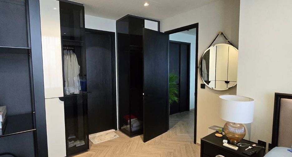 For sale 3 bedrooms condo in Khlong San, Bangkok