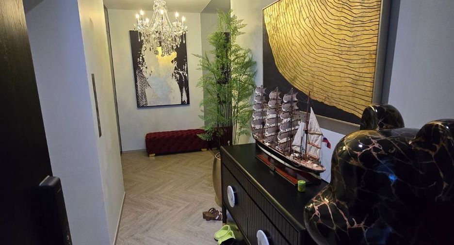 For sale 3 bedrooms condo in Khlong San, Bangkok