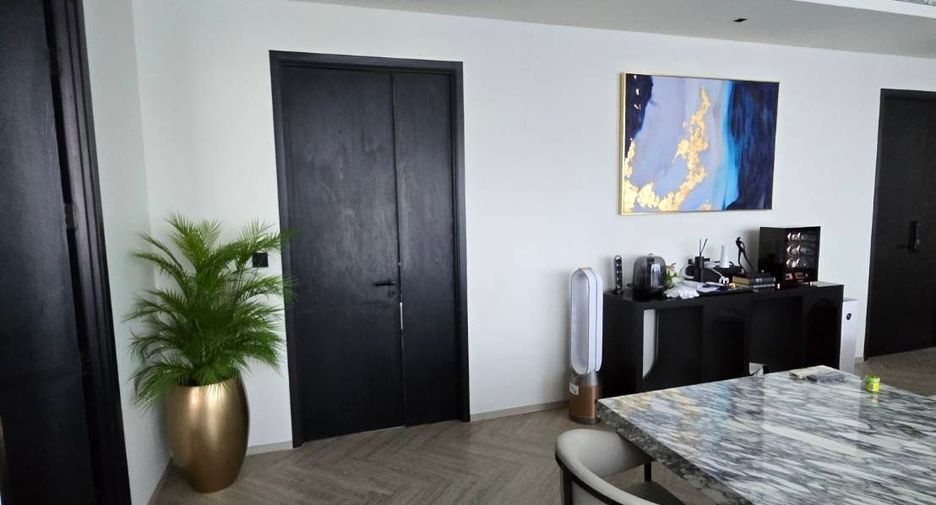 For sale 3 bedrooms condo in Khlong San, Bangkok