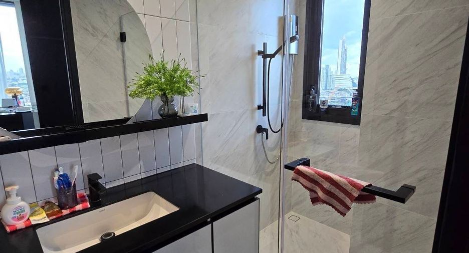 For sale 3 bedrooms condo in Khlong San, Bangkok