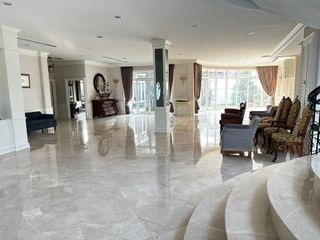 出租 5 卧室 独立屋 在 Chatuchak, 曼谷