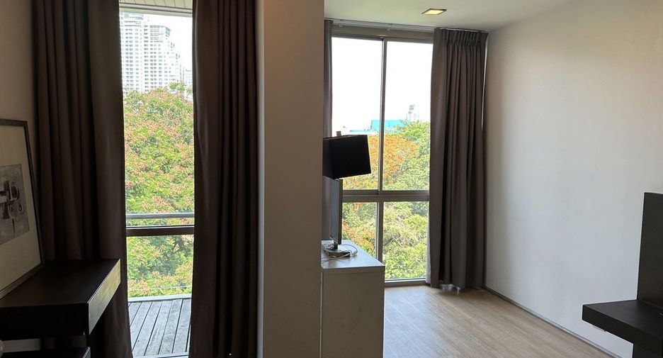 For rent 2 bedrooms condo in Khlong Toei, Bangkok